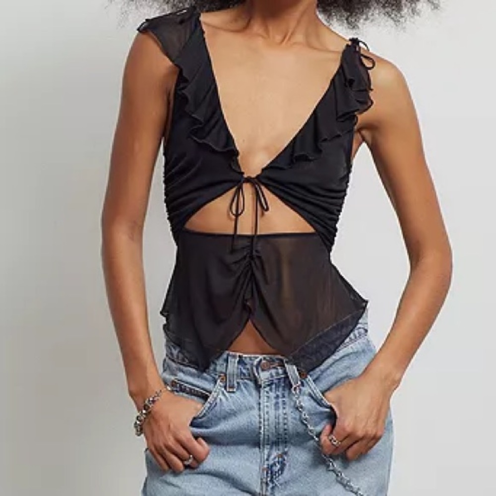 NWOT Cut out mesh going out top